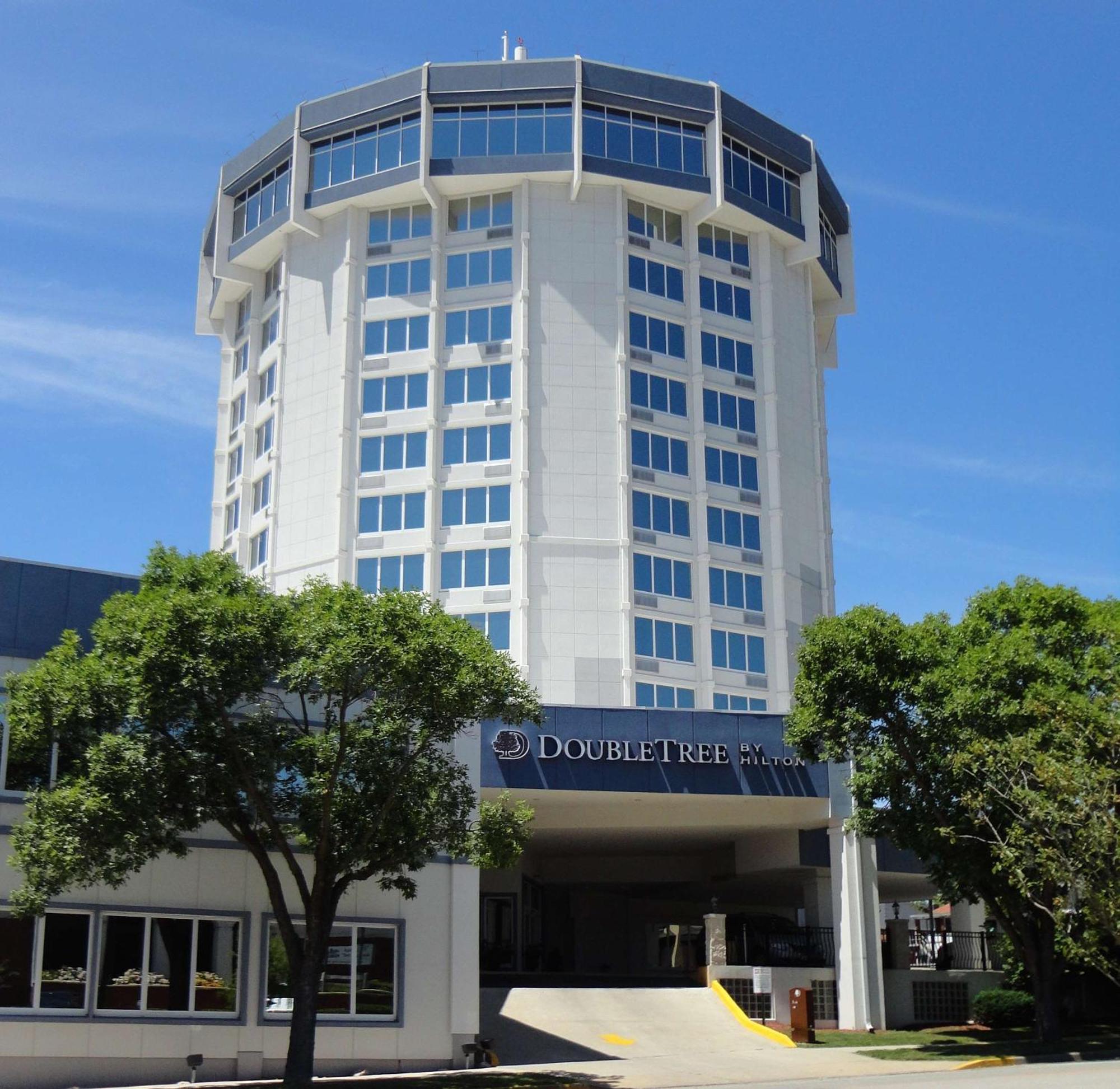 Doubletree By Hilton Jefferson Stadt Exterior foto